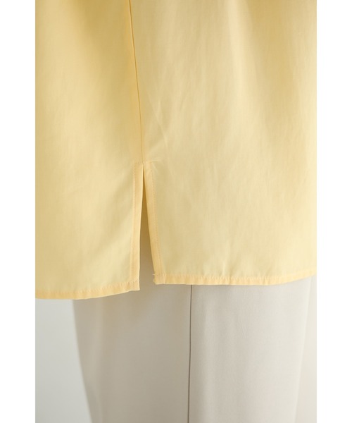 パールの花咲くタックネックブラウストップス（シャツ/ブラウス