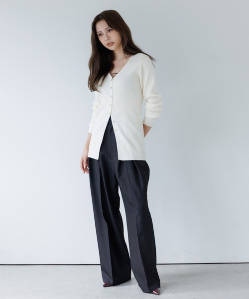 SENEE（セニー）の「high waist cross tuck slacks（ハイウエストクロスタックスラックス）（スラックス・レディース・ベージュ/ブラック・MEDIUM/SMALL）」の6枚目の写真