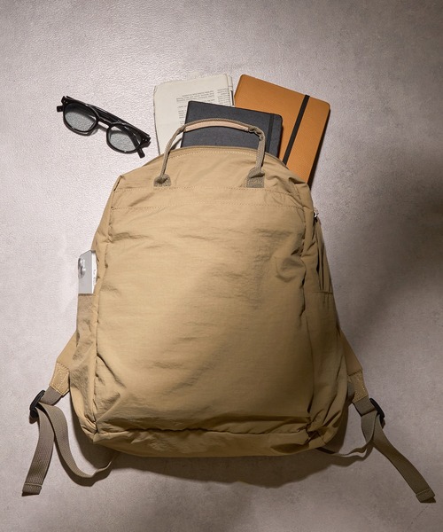 EARTH MADE(アースメイド)の「【EARTH MADE】12POCKET INSIDE PRINT RUCK(バックパック/リュック・レディース・ベージュ/チャコールグレー/ブラウン/ネイビー/ブラック・FREE)」の6枚目の写真