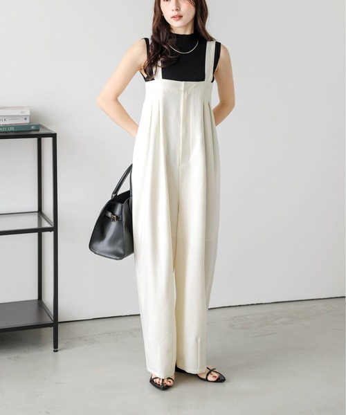Lajour(ラジュール)の「【日本製】タックデザインサロペット(サロペット/オーバーオール・レディース・ベージュ系/アイボリー/ブラック/グレー・M/L)」の5枚目の写真