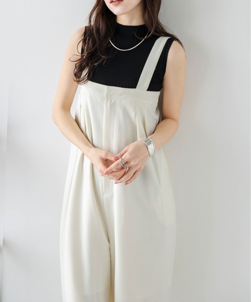 Lajour(ラジュール)の「【日本製】タックデザインサロペット(サロペット/オーバーオール・レディース・ベージュ系/アイボリー/ブラック/グレー・M/L)」の9枚目の写真