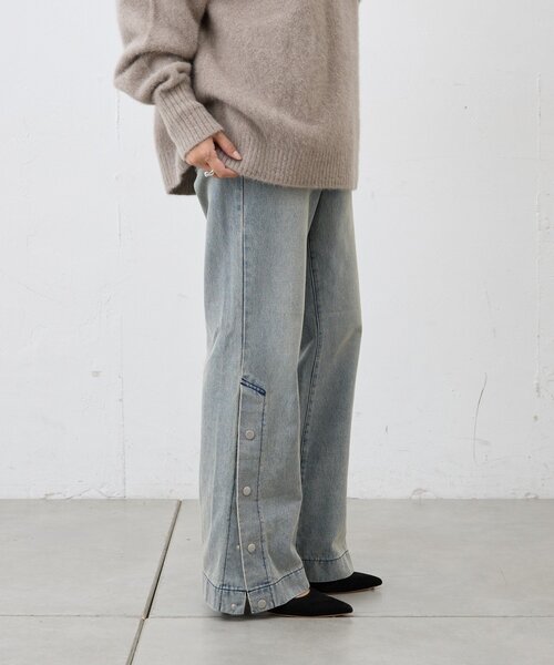 SHENERY(シーナリー)の「サイドボタンデニム(デニムパンツ・レディース・ブルー/ブルー系その他・36/38)」の1枚目の写真