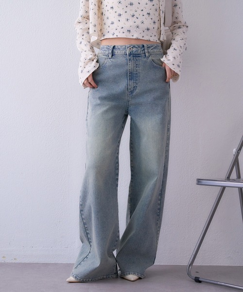 one after another NICE CLAUP（ワンアフターアナザーナイスクラップ）の「【サイズ展開あり】ワイドデニム（デニムパンツ・レディース・ライトブルー/ブルー/ブラック・SMALL/MEDIUM）」の3枚目の写真