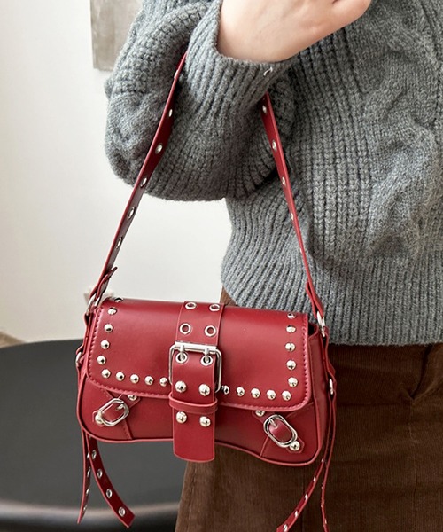 florist（フローリスト）の「レザータッチアイレットベルトバッグ