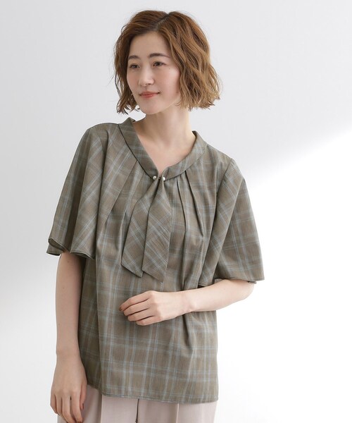 grove(グローブ)の「【お仕事/二の腕カバー】パール調使いが華やか 上品ボウタイブラウス(シャツ/ブラウス・レディース・スミクロ/ブルー系/アイボリー系/ブラック系1・03/02/05/04/01)」の16枚目の写真
