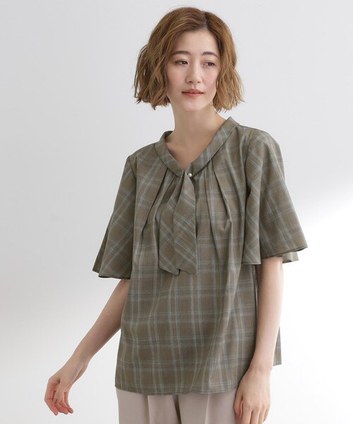 grove(グローブ)の「【お仕事/二の腕カバー】パール調使いが華やか 上品ボウタイブラウス(シャツ/ブラウス・レディース・スミクロ/ブルー系/アイボリー系/ブラック系1・03/02/05/04/01)」の17枚目の写真