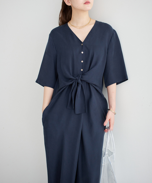 IENA(イエナ)の「キュプラサテンノットワンピース(ワンピース・レディース・ネイビー/キャメル・36/38)」の2枚目の写真