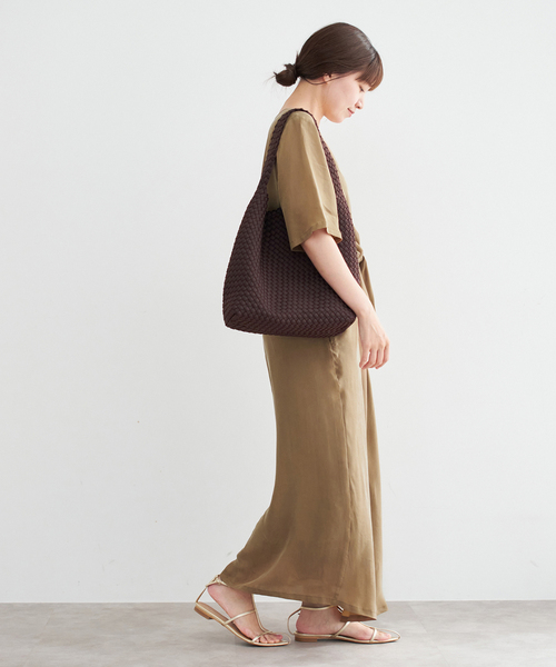 IENA(イエナ)の「キュプラサテンノットワンピース(ワンピース・レディース・ネイビー/キャメル・36/38)」の17枚目の写真