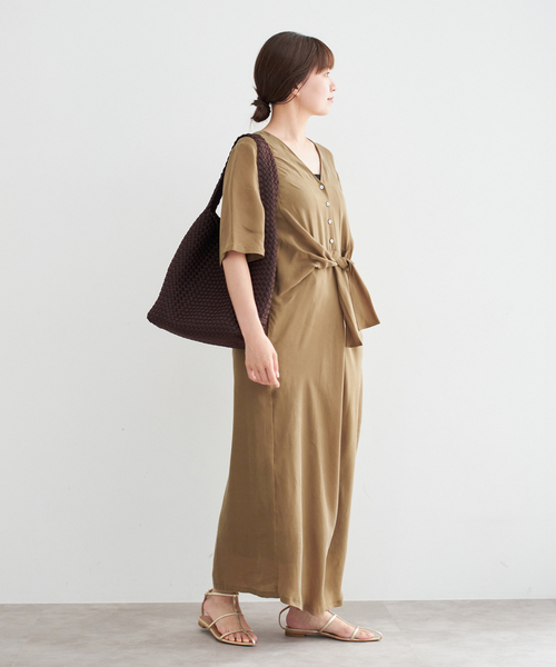 IENA(イエナ)の「キュプラサテンノットワンピース(ワンピース・レディース・ネイビー/キャメル・36/38)」の16枚目の写真