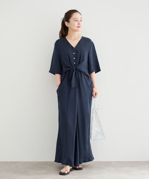 IENA(イエナ)の「キュプラサテンノットワンピース(ワンピース・レディース・ネイビー/キャメル・36/38)」の12枚目の写真