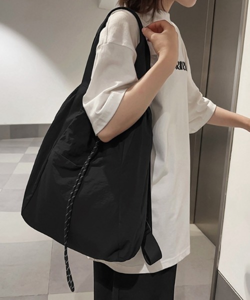 COCOMOMO(ココモモ)の「【2WAY・撥水】 2WAYドローコードバッグ リュック ショルダーバッグ トートバッグ ナイロン パラコード バッグ 大容量(バックパック/リュック・レディース・パープル/アイボリー/ブラック/グリーン・FREE)」の5枚目の写真