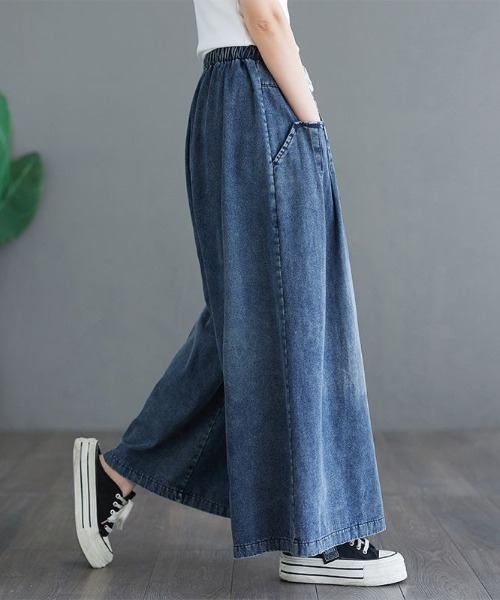 cammie(キャミー)の「ウエストリボンゆったりデニムパンツ(デニムパンツ・レディース・ブルー・MEDIUM/LARGE)」の3枚目の写真