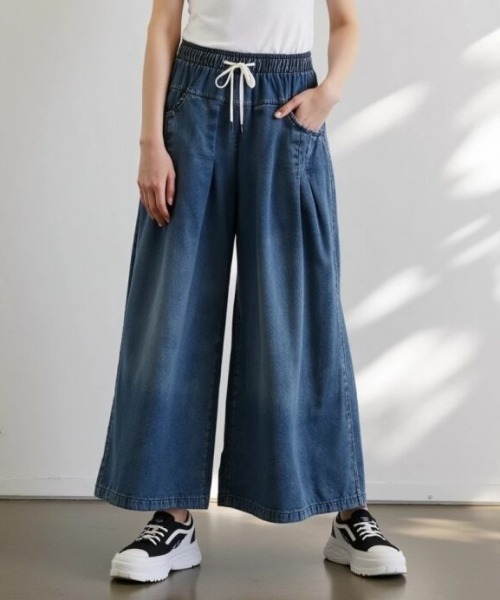 cammie(キャミー)の「ウエストリボンゆったりデニムパンツ(デニムパンツ・レディース・ブルー・MEDIUM/LARGE)」の8枚目の写真
