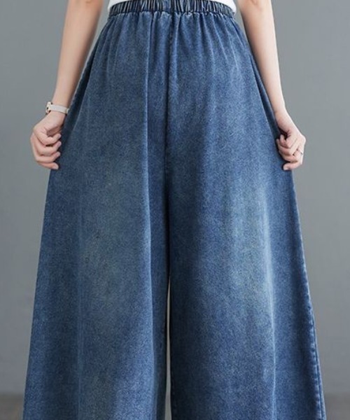 cammie(キャミー)の「ウエストリボンゆったりデニムパンツ(デニムパンツ・レディース・ブルー・MEDIUM/LARGE)」の7枚目の写真