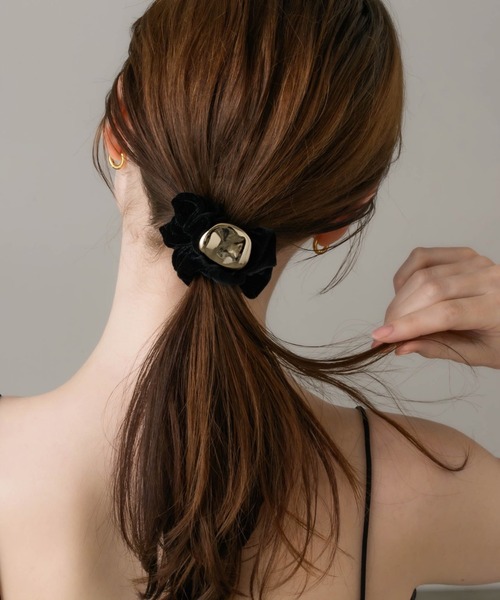 muku（ムク）の「CHOUCHOU/VELOUR（シュシュ・レディース・ブラック×ゴールド/ブラウン/ブラック×シルバー・FREE）」の17枚目の写真