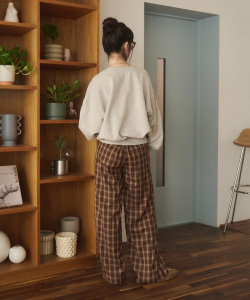 REMOON(リムーン)の「クルーネックフロッキープリントスウェット(スウェット・レディース・レッド/ネイビー/グレー・FREE)」の12枚目の写真