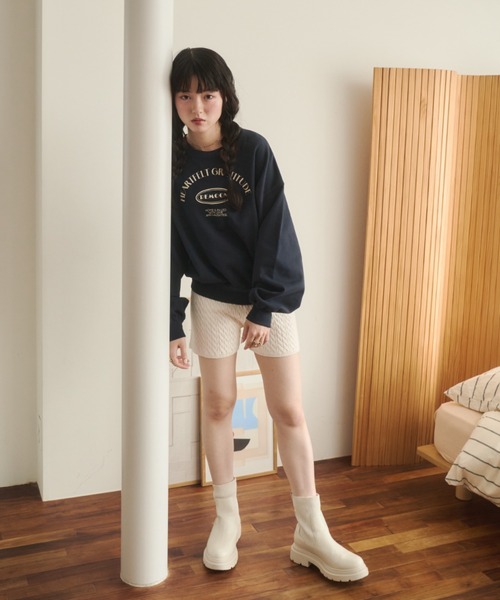 REMOON(リムーン)の「クルーネックフロッキープリントスウェット(スウェット・レディース・レッド/ネイビー/グレー・FREE)」の4枚目の写真