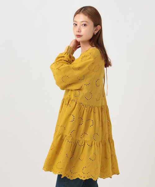 BAYFLOW（ベイフロー）の「[前後2WAY仕様]スカラップレースチュニック（チュニック・レディース・マスタード/オフホワイト/ブラック・FREE）」の3枚目の写真