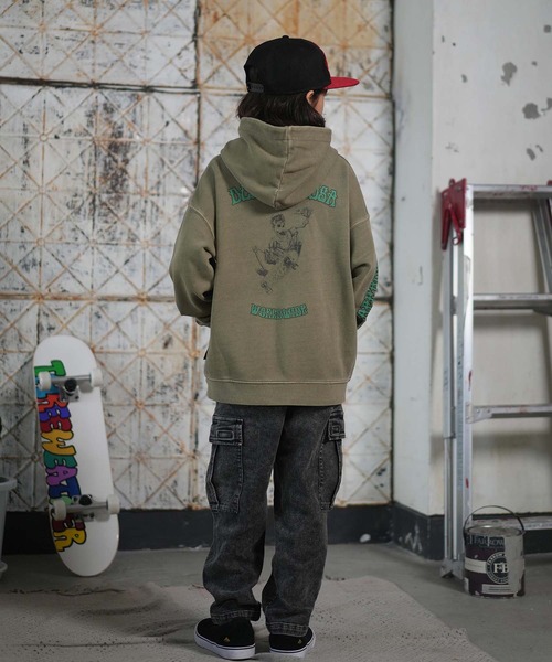 DC(ディーシー)の「DC/ディーシー 25 KD SKATE SKULL PH キッズ プルオーバー パーカー YPO254511(パーカー・キッズ・スミクロ/ベージュ・130cm/140cm/150cm/160cm)」の12枚目の写真