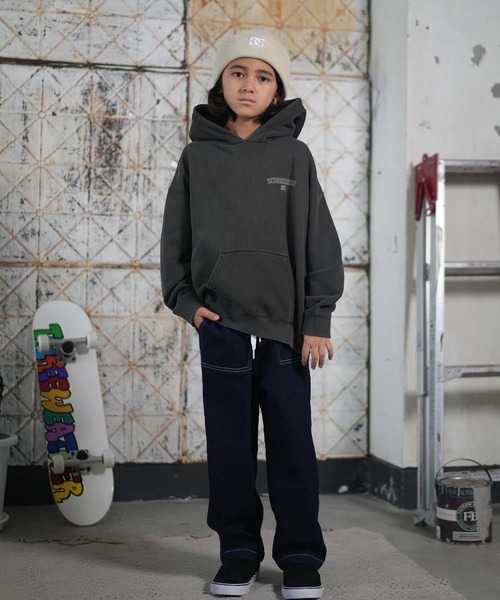 DC(ディーシー)の「DC/ディーシー 25 KD SKATE SKULL PH キッズ プルオーバー パーカー YPO254511(パーカー・キッズ・スミクロ/ベージュ・130cm/140cm/150cm/160cm)」の6枚目の写真