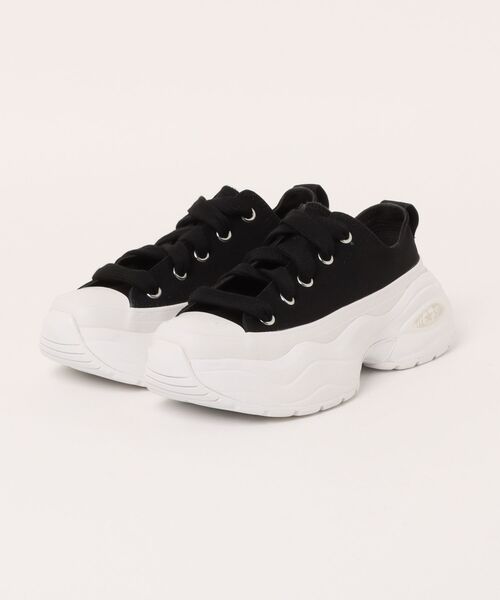 CONVERSE(コンバース)の「《CONVERSE》ALL STAR SURGETRAINER OX(スニーカー・レディース・ホワイト×ホワイト/ブラック×ホワイト・23.0cm/24.0cm/24.5cm/25.0cm/23.5cm/22.5cm)」の2枚目の写真