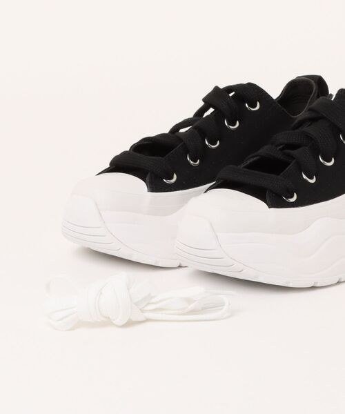 CONVERSE(コンバース)の「《CONVERSE》ALL STAR SURGETRAINER OX(スニーカー・レディース・ホワイト×ホワイト/ブラック×ホワイト・23.0cm/24.0cm/24.5cm/25.0cm/23.5cm/22.5cm)」の5枚目の写真