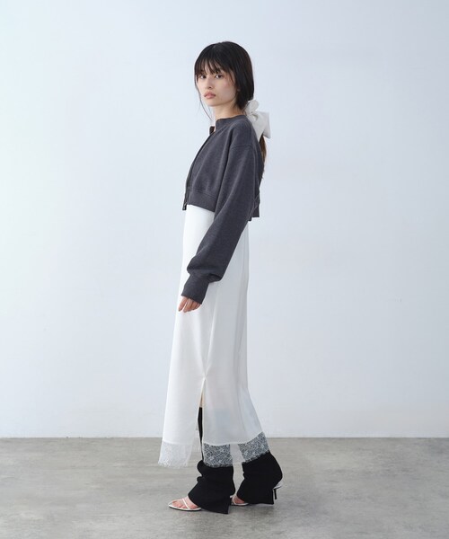 CODE A（コードエー）の「short zip sweat（スウェット・レディース・ライトグレー/チャコールグレー・00）」の6枚目の写真