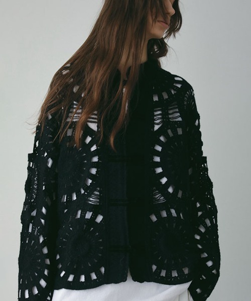 ETRE TOKYO（エトレトウキョウ）の「エンブロイダリーニットジャケット（ニット/セーター・レディース・ブラック/アイボリー・M/S）」の7枚目の写真