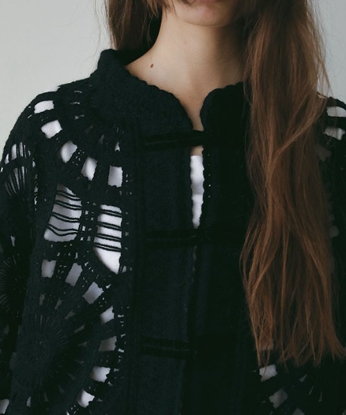 ETRE TOKYO（エトレトウキョウ）の「エンブロイダリーニットジャケット（ニット/セーター・レディース・ブラック/アイボリー・M/S）」の8枚目の写真