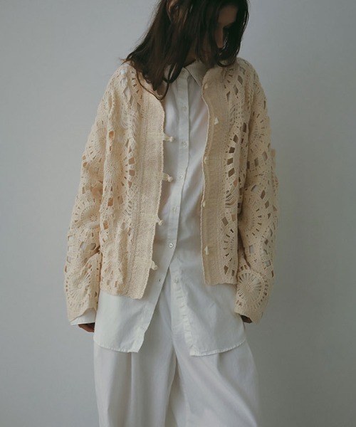 ETRE TOKYO（エトレトウキョウ）の「エンブロイダリーニットジャケット（ニット/セーター・レディース・ブラック/アイボリー・M/S）」の11枚目の写真