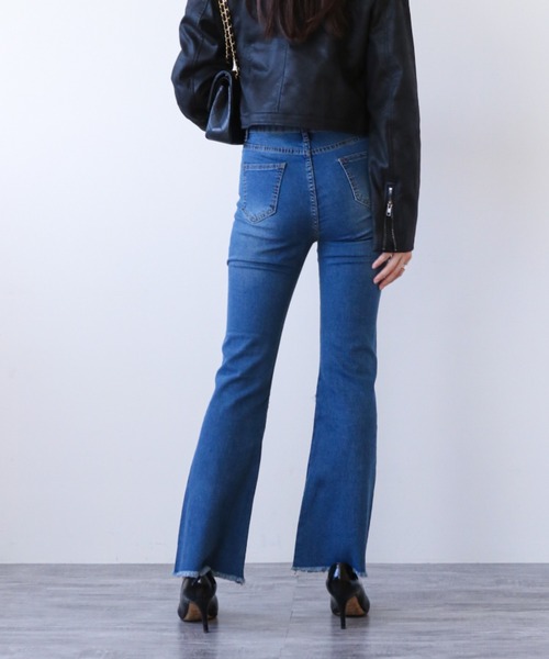 gossip！ロサンゼルス（ゴシップロサンゼルス）の「フリンジアクセント フレアデニム（デニムパンツ・レディース・ブルー・M/L/XL）」の6枚目の写真