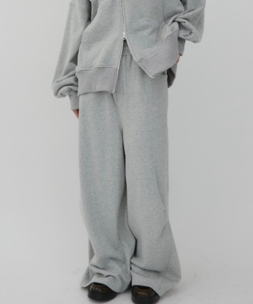 VION(ヴィオン)の「ワイドスウエットパンツ / Wide Sweat Pants(スウェットパンツ・レディース・ネイビー/オフホワイト/グレー・SMALL/MEDIUM)」の2枚目の写真