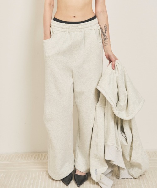 VION(ヴィオン)の「ワイドスウエットパンツ / Wide Sweat Pants(スウェットパンツ・レディース・ネイビー/オフホワイト/グレー・SMALL/MEDIUM)」の1枚目の写真
