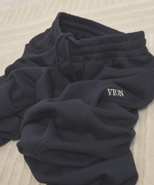 VION(ヴィオン)の「ワイドスウエットパンツ / Wide Sweat Pants(スウェットパンツ・レディース・ネイビー/オフホワイト/グレー・SMALL/MEDIUM)」の13枚目の写真