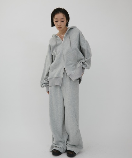 VION(ヴィオン)の「ワイドスウエットパンツ / Wide Sweat Pants(スウェットパンツ・レディース・ネイビー/オフホワイト/グレー・SMALL/MEDIUM)」の21枚目の写真