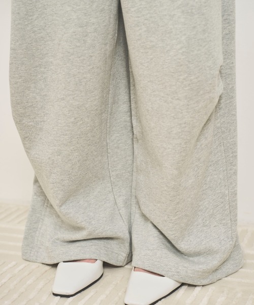 VION(ヴィオン)の「ワイドスウエットパンツ / Wide Sweat Pants(スウェットパンツ・レディース・ネイビー/オフホワイト/グレー・SMALL/MEDIUM)」の20枚目の写真