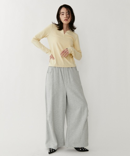 VION(ヴィオン)の「ワイドスウエットパンツ / Wide Sweat Pants(スウェットパンツ・レディース・ネイビー/オフホワイト/グレー・SMALL/MEDIUM)」の8枚目の写真