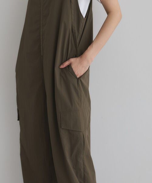 GARAGE OF GOOD CLOTHING（ガレージオブグッドクロージング）の「フロントファスナーオールインワン（サロペット/オーバーオール・レディース・ダークカーキ/ブラック・FREE）」の11枚目の写真