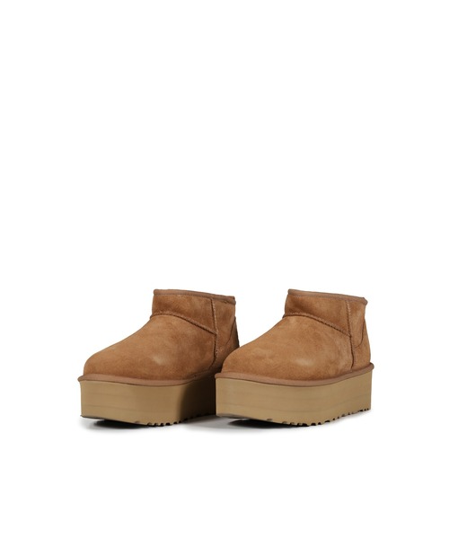 UGG（アグ）の「CLASSIC ULTRA MINI PLATFORM（スニーカー・レディース・ブラック/ブラウン・23cm/24cm/25cm）」の2枚目の写真