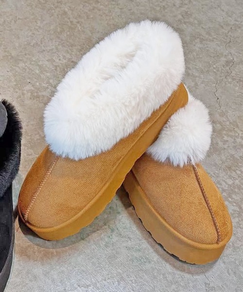 SPINNS（スピンズ）の「ムートンスリッパ（その他シューズ・レディース・ブラック/キャメル・M/L）」の2枚目の写真