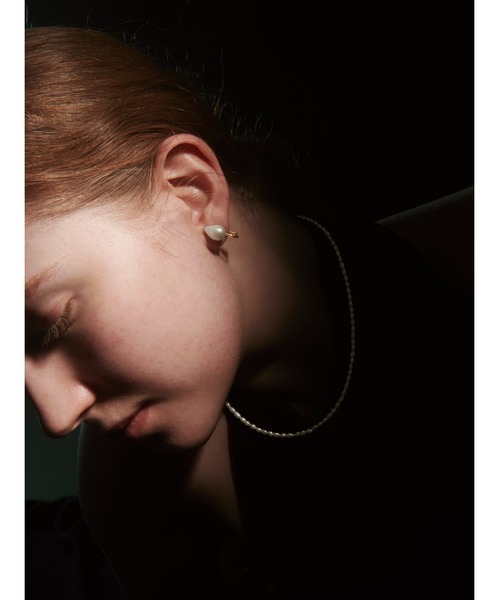 les bonbon（ルボンボン）の「【les bonbon】organic pearl earring WH/オーガニック パール イヤリング（イヤリング・レディース・シルバー/ゴールド/ホワイト/グレー・FREE）」の8枚目の写真