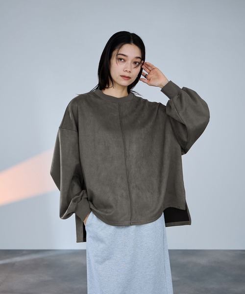 Mac-House（マックハウス）の「milli de l'air  スエードライクボックスシルエットプルオーバー（Tシャツ/カットソー・レディース・アイボリー/ダークグレー/ブラウン・M）」の2枚目の写真
