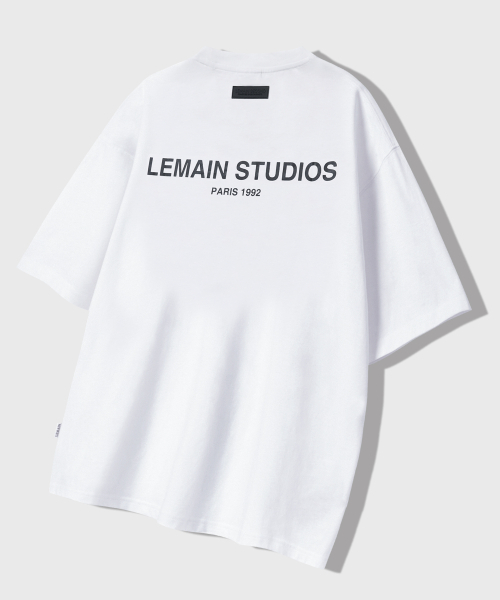 LEMAIN SECOND（リメインセカンド）の「バックポイントスタジオ オーバーサイズ 半袖Tシャツ [ホワイト]（Tシャツ/カットソー・レディース・その他・LARGE/X-LARGE/SMALL/MEDIUM）」の6枚目の写真