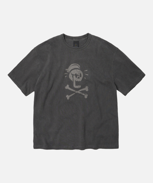 FRIZMWORKS(フリズムワークス)の「BLACK FLAG PIGMENT DYEING TEE _ CHARCOAL(Tシャツ/カットソー・メンズ・その他・SMALL/MEDIUM/LARGE/X-LARGE)」の1枚目の写真