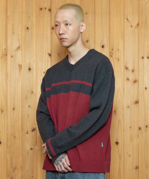 XTONZ(エクストーンズ)の「XTK175 ボーダーVネックプルオーバーニット (RED)(ニット/セーター・レディース・その他・MEDIUM/LARGE)」の4枚目の写真