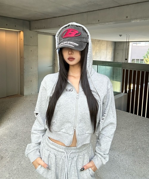 KsG(ケーエスジー)の「クロップドダブルジップダメージセットアップ(セットアップ・レディース・ベージュ/ブラック/グレー・MEDIUM/SMALL)」の10枚目の写真