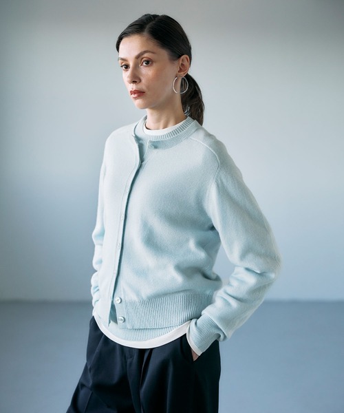 N.O.R.C（ノーク）の「【CASHMERE100%】カシミヤクルーネックニットカーディガン（カーディガン/ボレロ・レディース・チャコール/ベージュ/ブラック/サックスブルー・フリー）」の11枚目の写真