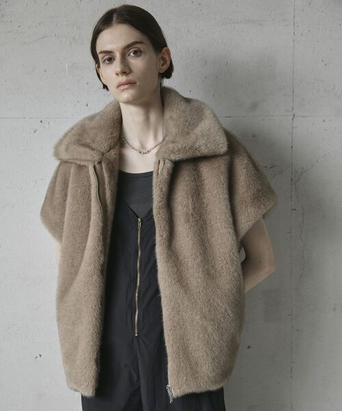 GARAGE OF GOOD CLOTHING(ガレージオブグッドクロージング)の「グラデーションファーZIP VEST(その他アウター・レディース・グレー/キャメル・M)」の4枚目の写真