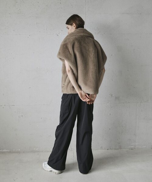 GARAGE OF GOOD CLOTHING(ガレージオブグッドクロージング)の「グラデーションファーZIP VEST(その他アウター・レディース・グレー/キャメル・M)」の9枚目の写真