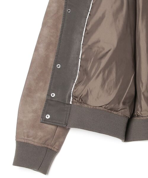 Guess(ゲス)の「HERITAGE Varsity Jacket アウター ブルゾン(ブルゾン・メンズ・カーキ・SMALL/MEDIUM/LARGE/X-LARGE)」の7枚目の写真